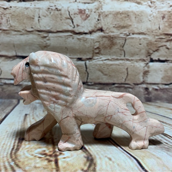 Vintage Carved Pink Marble Onyx Stone Lion Sculpture Figurine 4.5" x 2.75" x 1" - Picture 3 of 9